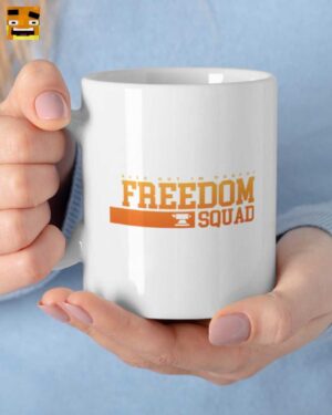 Paluten Merch: Freedom Squad Tasse "Alle Gut Im Dorf" | Das perfekte Gamer Geschenk